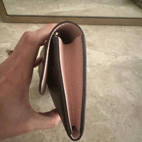 Louis Vuitton Emilie Monogram Wallet Rose Ballerine - Picture 3 of 10